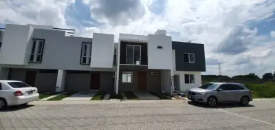 Hermosa Residencia En "Tesistán Country"