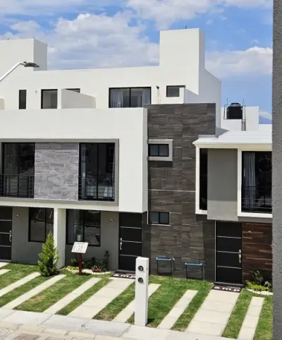 CASA CON ROOF GARDEN 