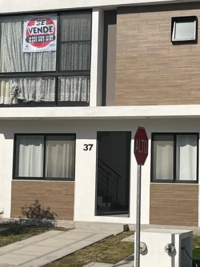 Hermosa casa en Venta en Bugambilias Zakia el Marqués, Qro.
