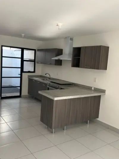 Casa en venta en El Marqués - foto 2