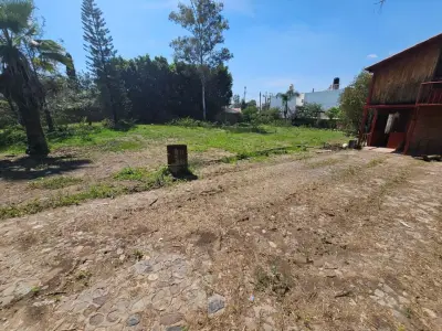 TERRENO EN VENTA ESQUINA LOMAS DE COMANJILLA