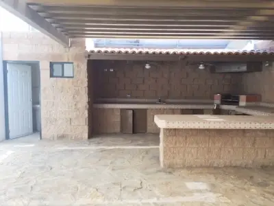600 M2 LOCAL PARA OFICINAS TRIPLE A  CLZDA LOS ANGELES Y NAV