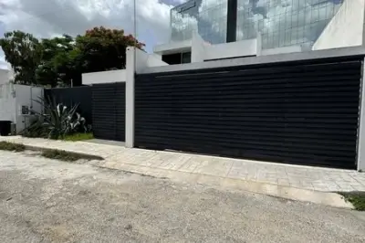 VENTA DE CASA EN MONTEBELLO MERIDA YUCATAN FRENTE A CITY CEN
