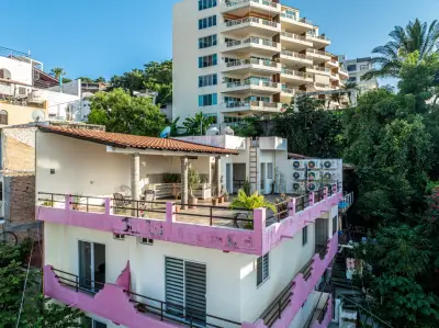 Edificio de 6 unidades excelente ubicacion $$$