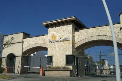 TERRENO EN ESQUINA, PARQUE SICILIA LOMAS DE ANGELOPOLIS II