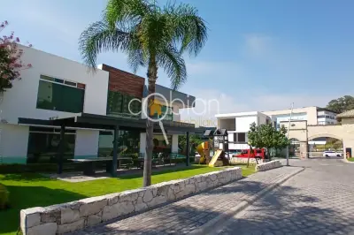 TERRENO EN ESQUINA, PARQUE SICILIA LOMAS DE ANGELOPOLIS II