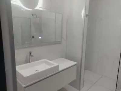 CASA REMODELADA EN PRIVADA RESIDENCIAL DE 300 M2