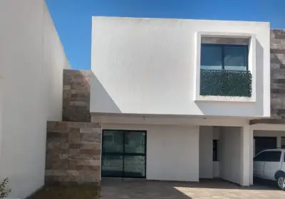 CASA EN VENTA FRACC CATARA VILLA DE POZOS