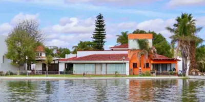 Jardines del lago.