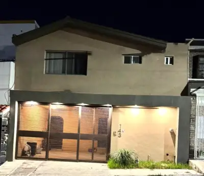 Excelente Casa en Venta Cumbres 4to Sector