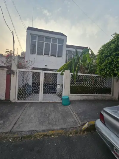 VENTA DE CASA A REMODELAR