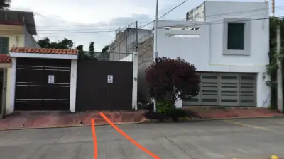 PROPIEDAD EN VENTA LOCAL, EXCELENTES DIMENSIONES Y UBICACIÓ