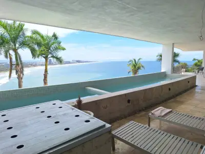 en venta departamento con vista espectacular en Acapulco Gro