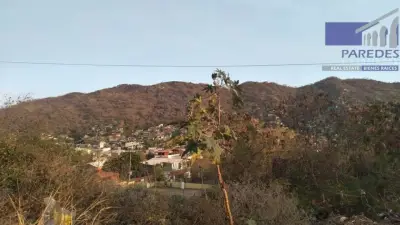 Zihuatanejo El hujal venta Terreno avenida Los Hujes T524