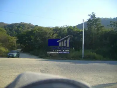Terreno en venta en Zihuatanejo de Azueta - foto 4