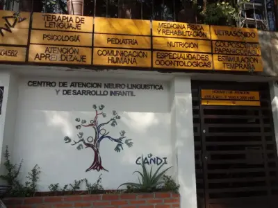Renta espacios para consultorios u oficinas.