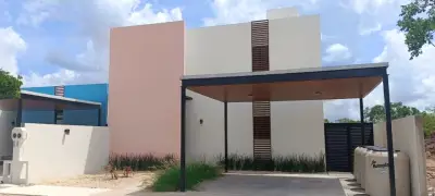 Casa de 2 niveles Jardines de Chaká