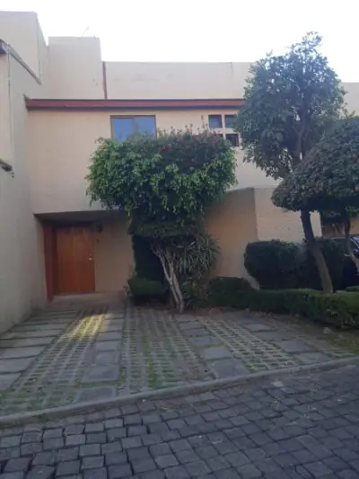 Casa en condominio recién remodelada
