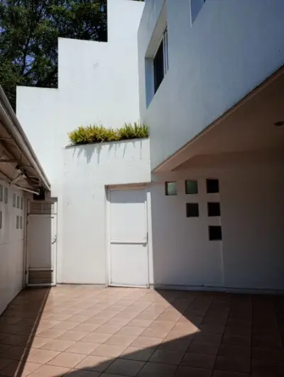 EXCELENTE CASA 3 REC, 2 BAÑOS, 1 MEDIO BAÑO, MINI BODEGA