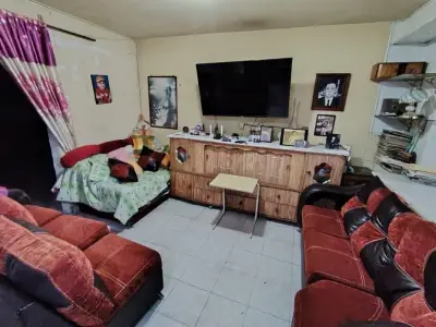 Casa en venta en Nezahualcóyotl - foto 2