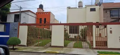 SE VENDE BONITA CASA EN JARDINES DE SAN MATEO