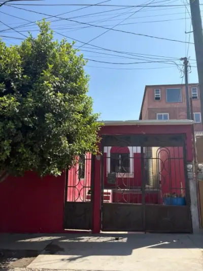 CASA EN RENTA EN FRACCIONAMIENTO VILLA FONTANA