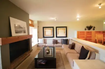 Residencia en zona exclusiva vista y acceso al lago