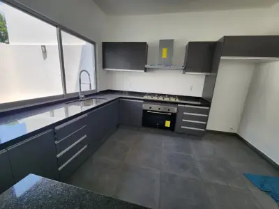 Casa en venta en Cuernavaca - foto 2