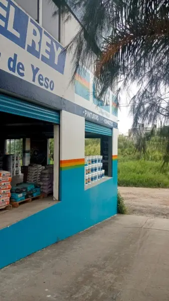 BONITO LOCAL CON DOBLE NIVEL EN CENTRAL DE ABASTOS
