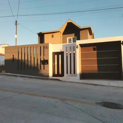 CASA DE 3 RECAMARAS GRANDE EN RENTA ROSARITO COLONIA LA MINA