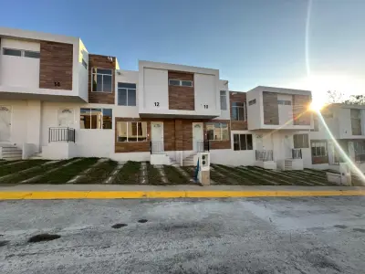 Casa en venta en zona exclusiva con vigilancia y áreas verd