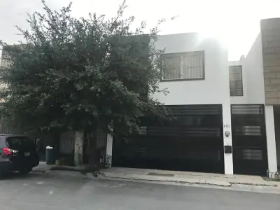 Casa en Alcatraces Residencial, San Nicolás de los Garza