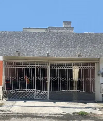 CASA EN VENTA EN JARDINES DEL CANADA EN ESCOBEDO