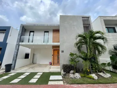 Casa en venta en Bosques de Bambú 5 recámaras