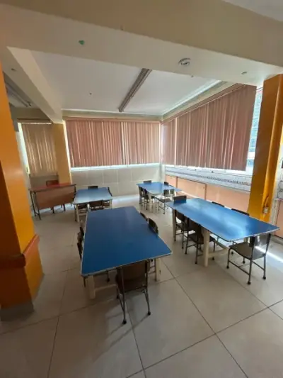 ESCUELA EN VENTA CON MOBILIARIO