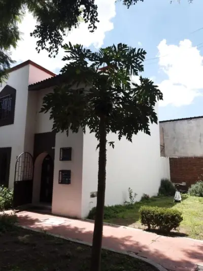  CASA 2 plantas de 3 recamaras, amplia en privada sin matto.