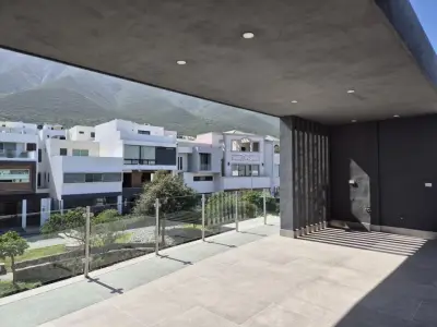 Vendo casa de Lujo de 318 m2 en Cumbres Elite Premier Garcia