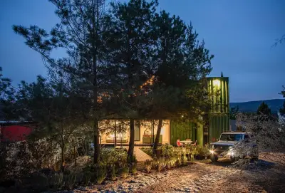 TinnieHome construida con 3 contenedores