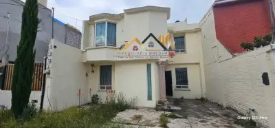 SE RENTA CASA FRACCIONAMIENTO PIRACANTOS, ZONA MUY COMERCIAL