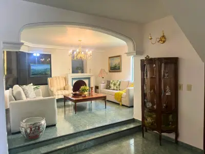 Casa en venta en Zapopan - foto 2