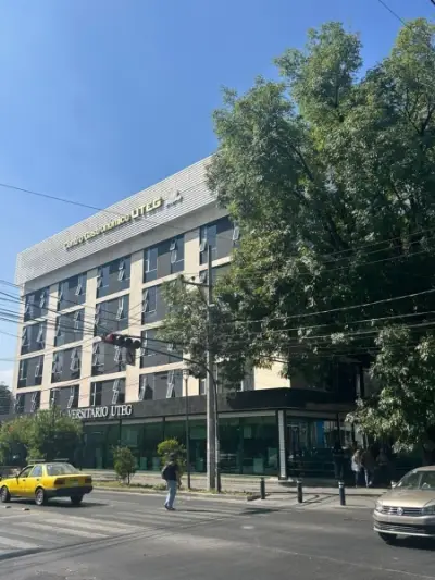 Edificio Comercial frente al MUSA. Renta de 3 niveles o c/u.