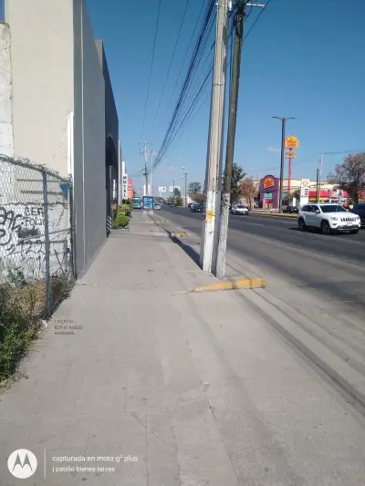 terreno comerial av. constituyentes ( av. principal de Qro).