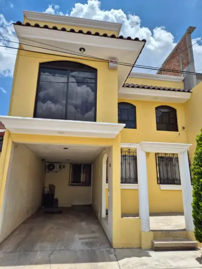 Casa en Venta en Colonia Condesa, Guadalupe, Zac., CP 98612