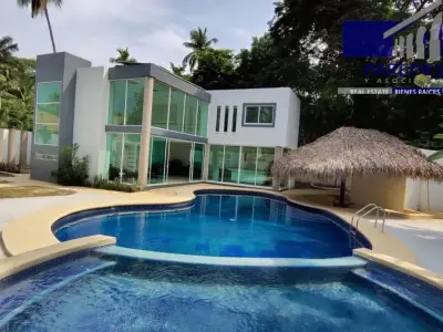 Venta de casa 3 recamaras piscina residencial i en ixtapa