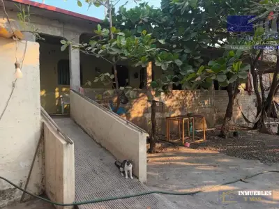 Venta de Casa 3 recamaras  a 100 mts carretera Zona Ixtapa