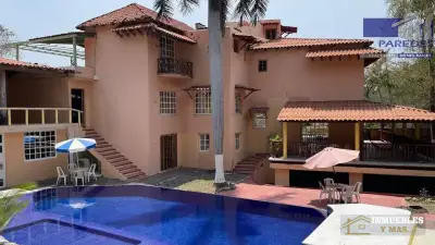 Casa Venta 7 recamaras zona campo de golf