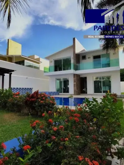 C106 Venta casa nueva con alberca 4 recámaras Ixtapa
