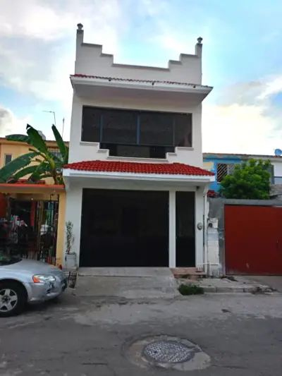VENTA CASA 3 PISOS GEO VILLAS RINCON DE LOS PINOS ZONA NORTE