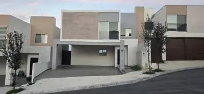 Estrena casa en dominio cumbres