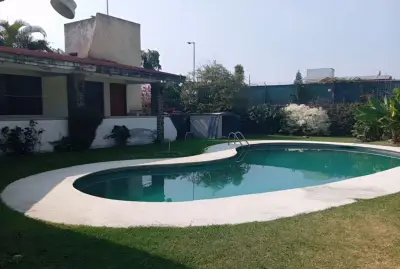 REMATO CASA CON ALBERCA EN FRACC. BURGOS, CUERNAVACA